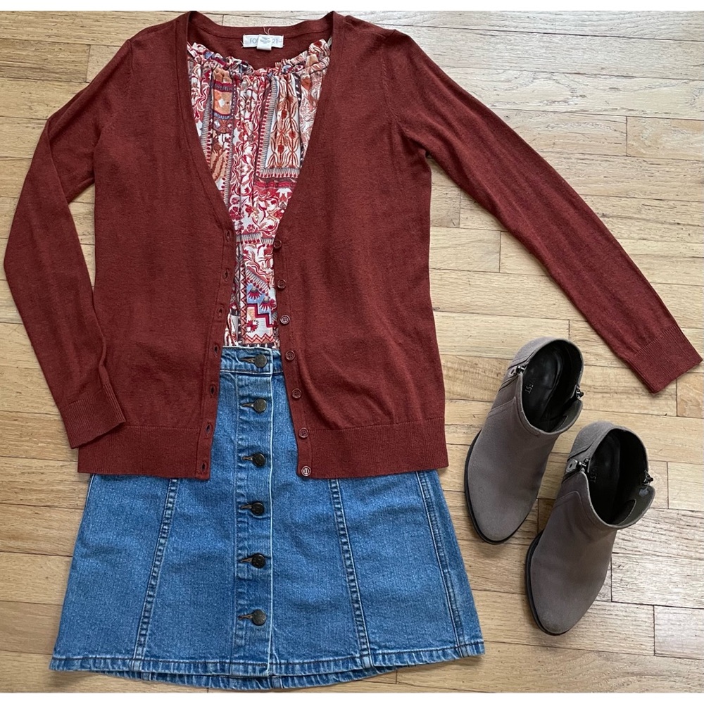 Women's Classic V-Neck Cardigan